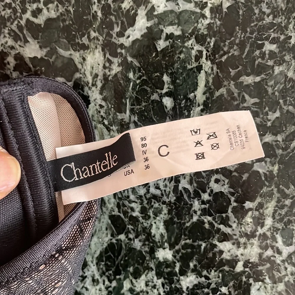 CHANTELLE FRONT CLOSURE TANK BRA 36C - Picture 4 of 5